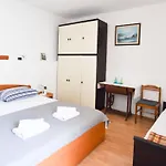 Apartment Murva Primosten